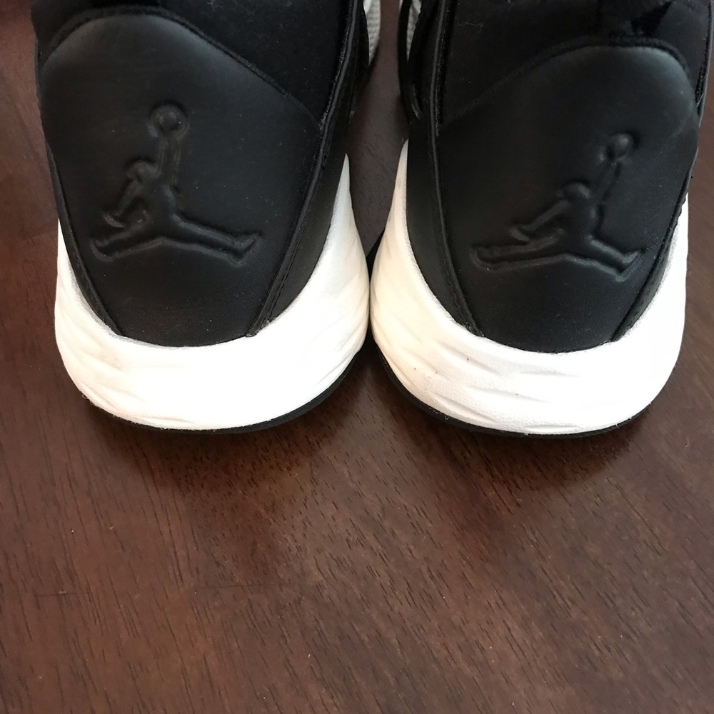 Air Jordan Lightweight Men’s ss 10 black Sneakers